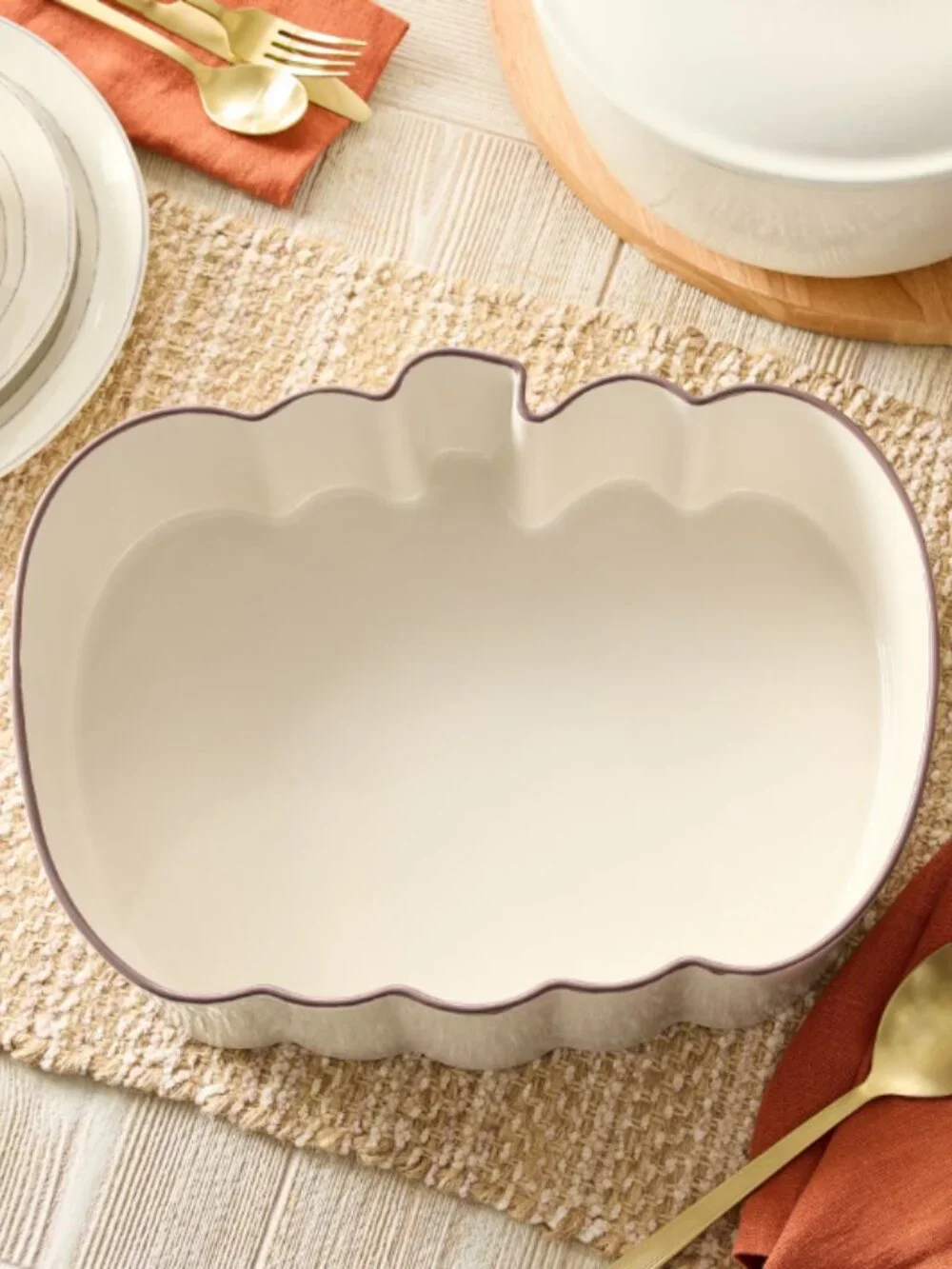 Better Homes & Gardens 10 in x 13 in Cream Figural Pumpkin Stoneware Baking Dish